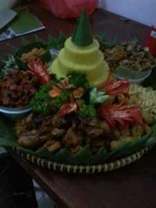 Pesan Nasi Tumpeng Daerah Kuningan