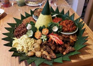 Pesan Nasi Tumpeng di Jakarta Utara