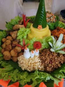 Pesan Nasi Tumpeng di Jakarta Timur