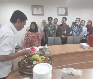 Nasi Tumpeng untuk Syukuran