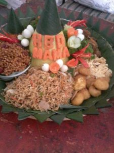 Nasi Tumpeng untuk Ulang Tahun