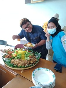 Pesan Nasi Tumpeng Besar untuk Acara Kantor